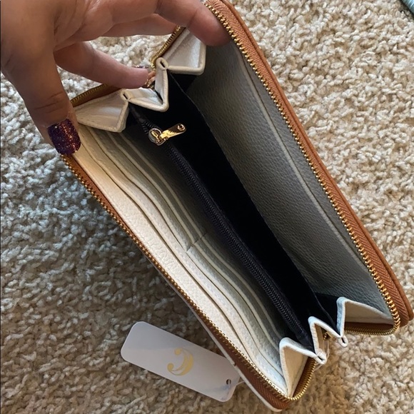 Wallet - Picture 3 of 4